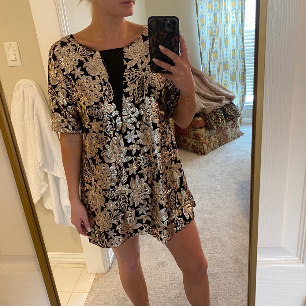 Floral sequin tshirt dress